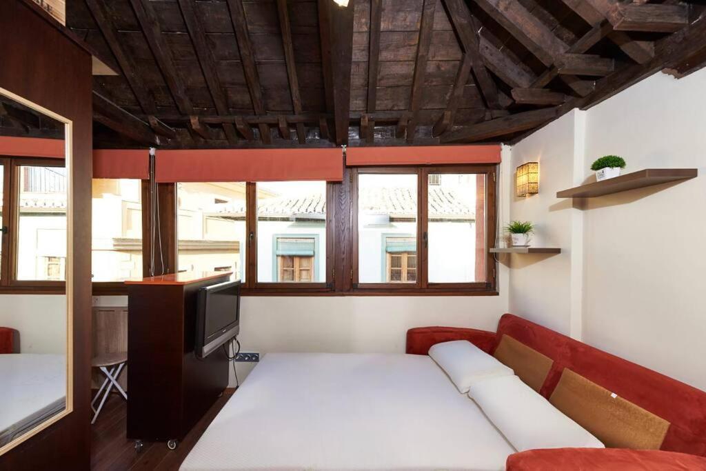 Lindo Estudio Con Terraza San Matias Granada Kültér fotó